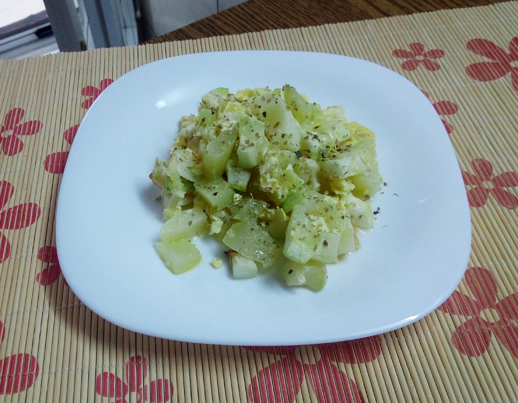 Zucchini pudding on a plate (easy, quick dinner recipe, ready in 30 minutes)