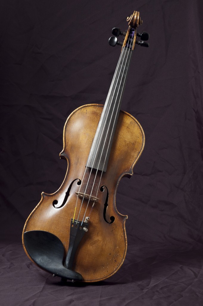 Photo of a violin, classical music instrument