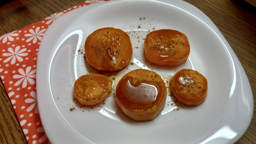 How to easily prepare baked sweet potatoes with only three ingredients